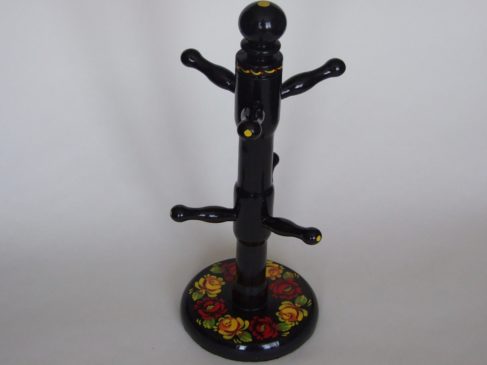 Black wooden mug tree