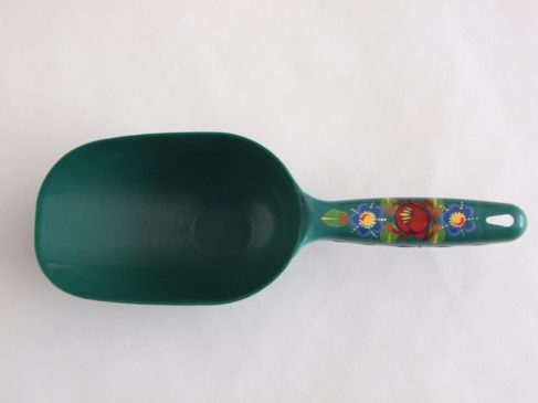 Green poop scoop