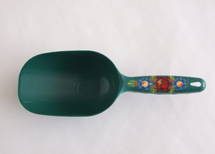 Green poop scoop