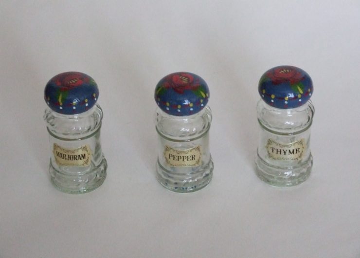 Set of 3 glass spice bottles