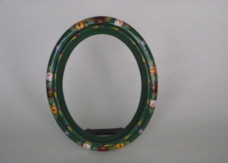 Green Oval Picture Frame